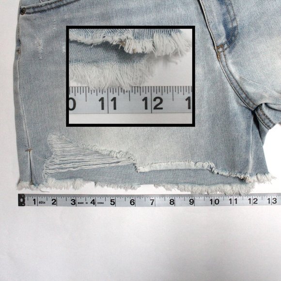 No Boundaries Junior Size 11 Light Wash High Rise Destructed Midi Shorts & Stain - Picture 9 of 15